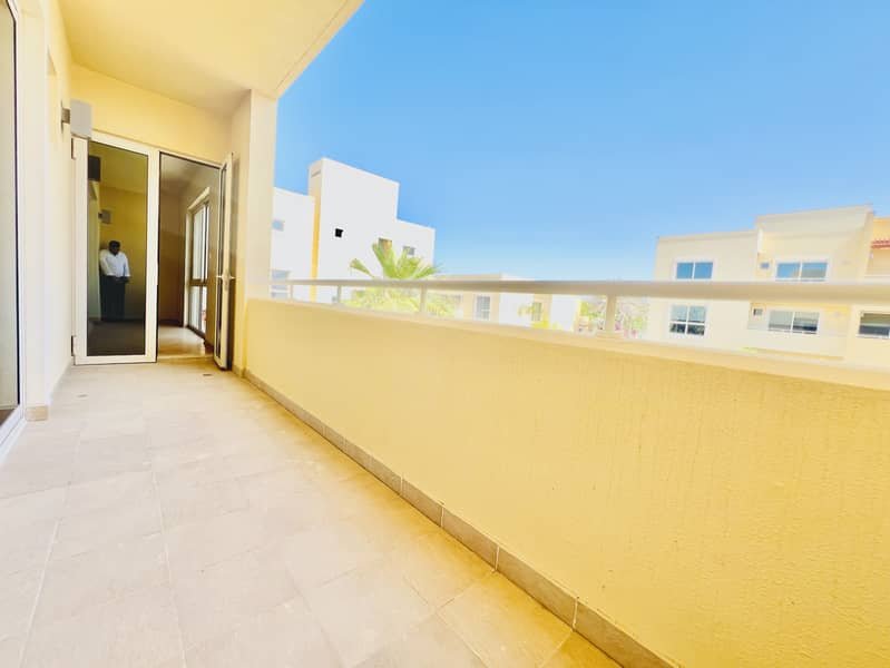 617674145-800×600